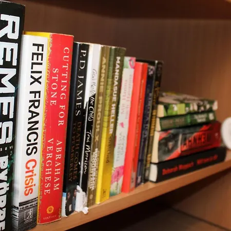 Laura-spacious On The Main Appartement Makarska