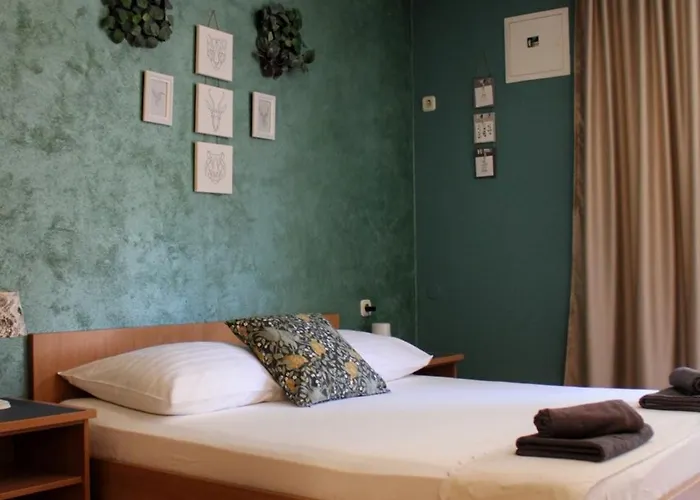 Laura-spacious On The Main Makarska