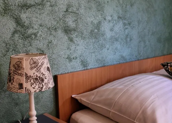 Laura-spacious On The Main Apartament