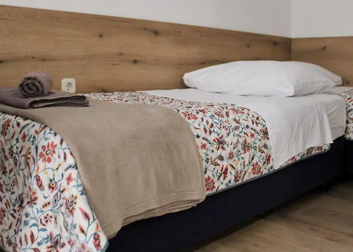 Laura-spacious On The Main Apartament *