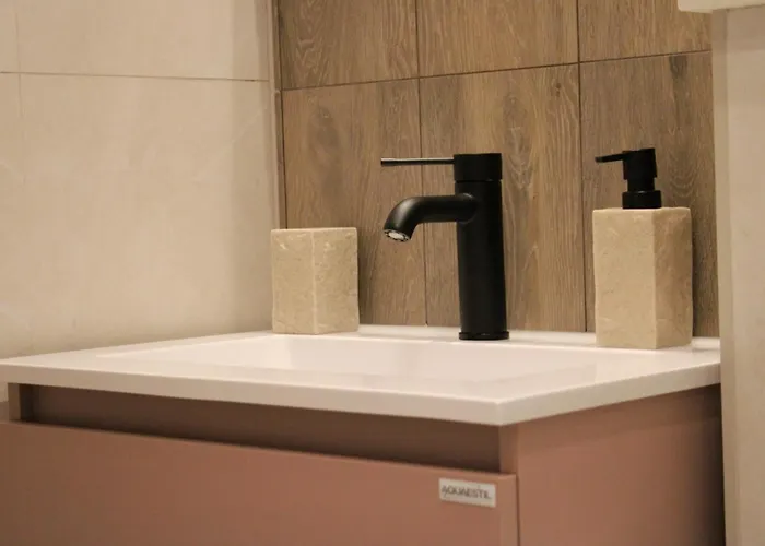 Laura-spacious On The Main Apartament Makarska