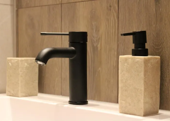 Laura-spacious On The Main Makarska