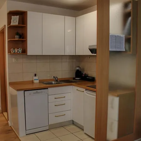 Studio Apartment Laura-Spacious Studio On The Main Beach * Makarska