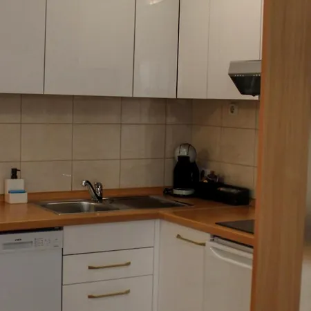 Daire Studio Apartment Laura-Spacious Studio On The Main Beach