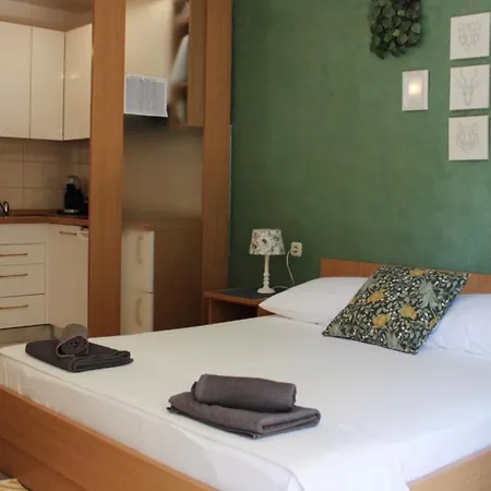 Studio Apartment Laura-Spacious Studio On The Main Beach * Makarska