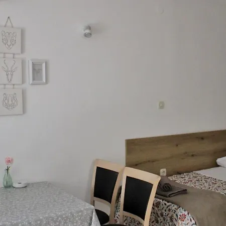 Studio Apartment Laura-Spacious Studio On The Main Beach *