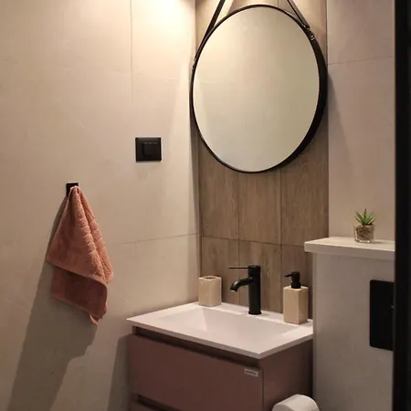 Studio Apartment Laura-Spacious Studio On The Main Beach * Makarska