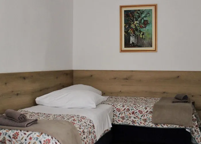 Laura-spacious On The Main Appartamento