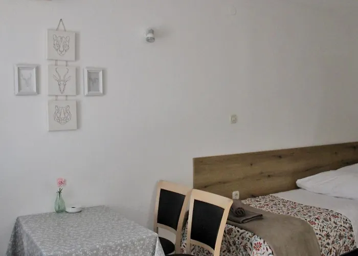 Laura-spacious On The Main *