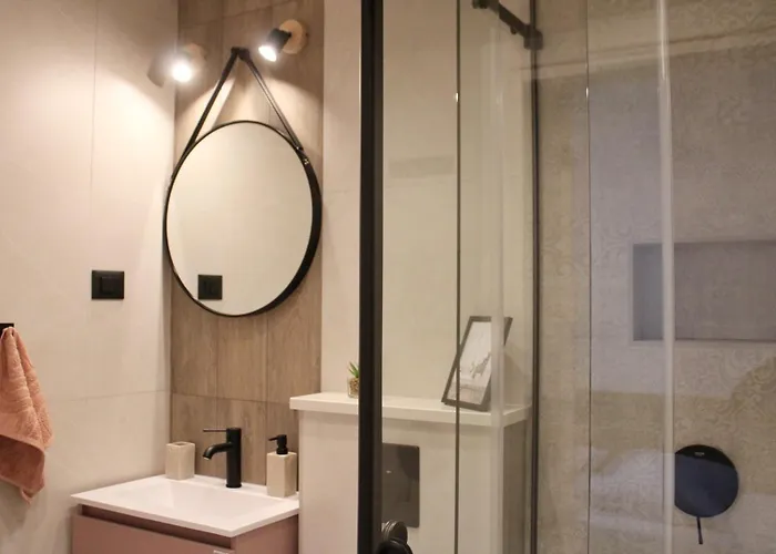 Laura-spacious On The Main Appartamento *