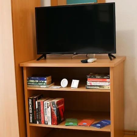 Laura-spacious On The Main アパート